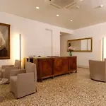 San Zulian Hotel