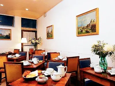 Ξενοδοχείο San Zulian 3*