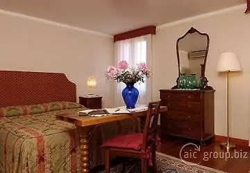 Ξενοδοχείο San Zulian 3*