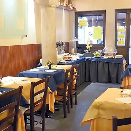 מלון San Zulian 3*