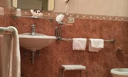 San Zulian Hotell 3*